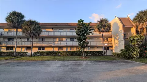7500 NW 17th St #209, Plantation, FL 33313