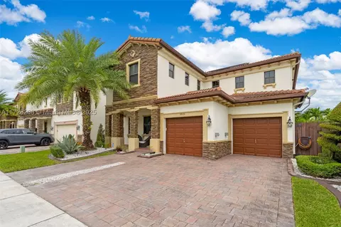 9935 NW 86th Ter, Doral, FL 33178