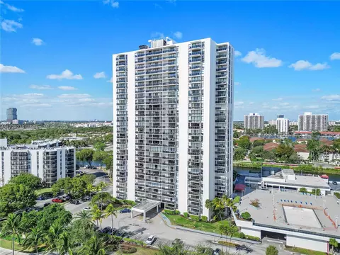 3625 N Country Club Dr #410, Aventura, FL 33180