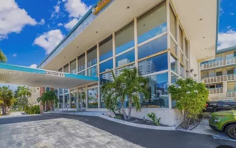 6484 Indian Creek Dr #310, Miami Beach, FL 33141