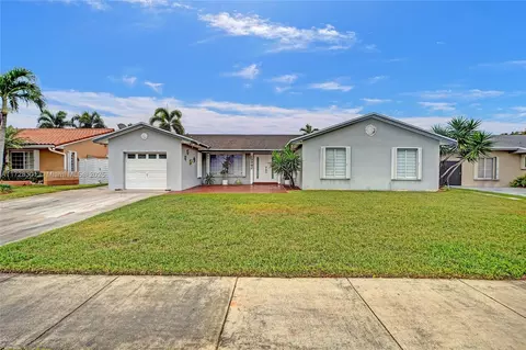 19942 NW 62nd Ct, Hialeah, FL 33015
