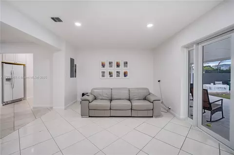 331 E 60th St, Hialeah, FL 33013 photo 14