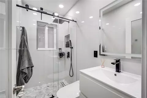 331 E 60th St, Hialeah, FL 33013 photo 23
