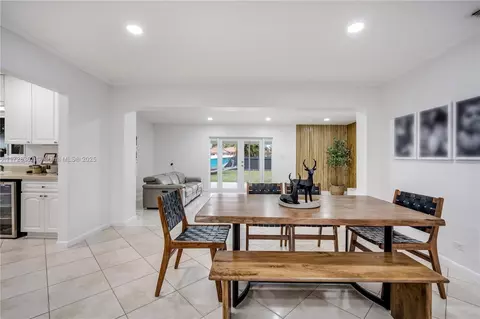 331 E 60th St, Hialeah, FL 33013 photo 8