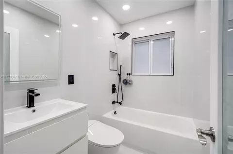 331 E 60th St, Hialeah, FL 33013 photo 27