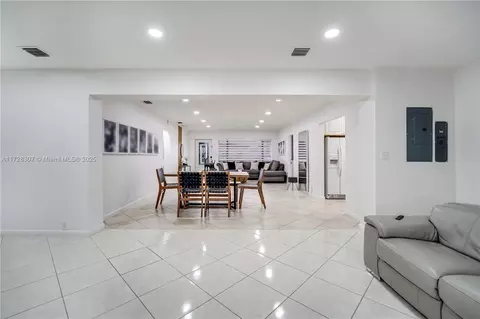 331 E 60th St, Hialeah, FL 33013 photo 20