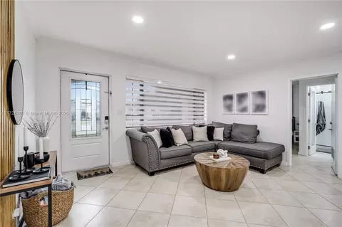 331 E 60th St, Hialeah, FL 33013 photo 5