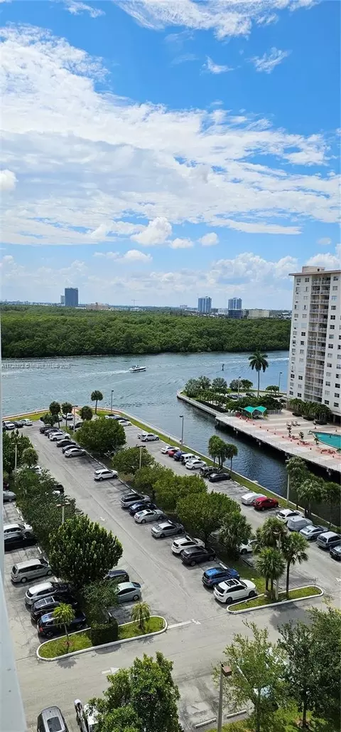 500 Bayview Dr #1117, Sunny Isles Beach, FL 33160