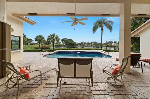 10419 Stonebridge Blvd, Boca Raton, FL 33498