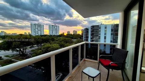 3625 N Country Club Dr #509, Aventura, FL 33180
