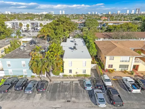 320 SE 10th Ave #D, Pompano Beach, FL 33060