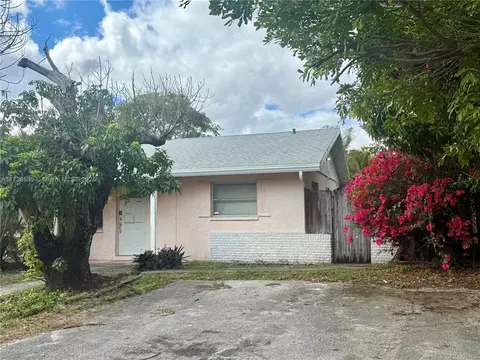 3319-3321 Grove Rd, Boynton Beach, FL 33435
