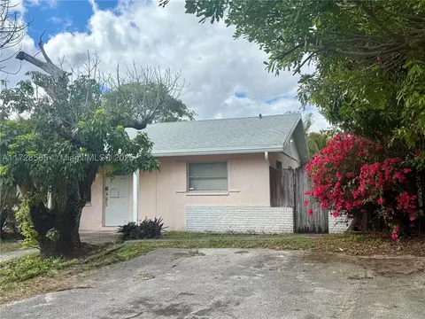 3319-3321 Grove Rd, Boynton Beach, FL 33435