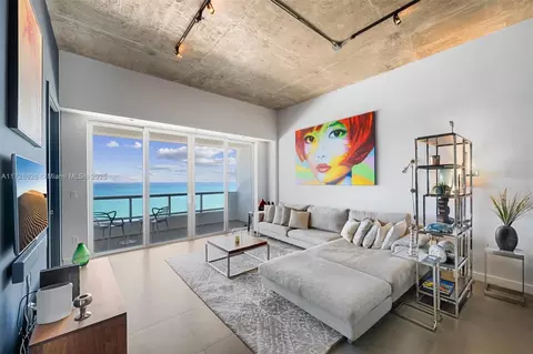 5601 Collins Ave #PH-5, Miami Beach, FL 33140