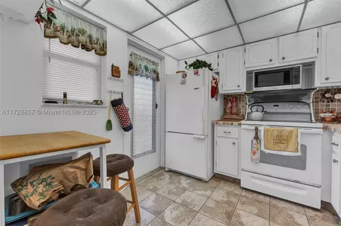 619 NE 14th Ave #404, Hallandale Beach, FL 33009