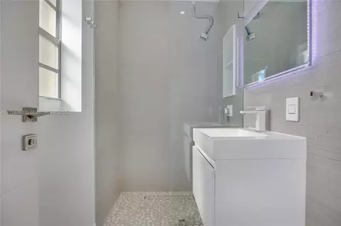 Bath - 8934 Emerson Ave, Surfside, FL 33154 photo 2 of 5