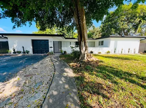 1931 NE 186th Dr, North Miami Beach, FL 33179