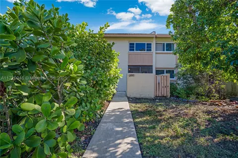 14303 Kendale Lakes Cir #., Miami, FL 33183