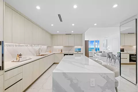 100 S Pointe Dr #2107, Miami Beach, FL 33139