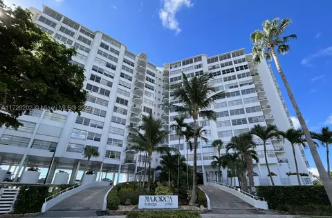 11930 N Bayshore Dr #PH10, North Miami, FL 33181