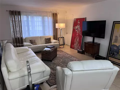 1540 NE 191st St #211, Miami, FL 33179