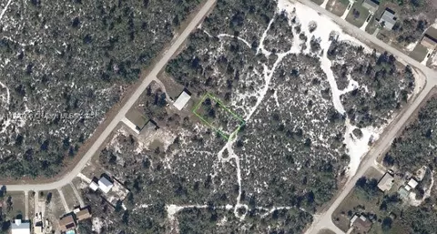 1066 Hughes Ave, Lake Placid, FL 33852