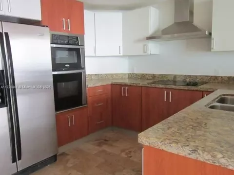 170 SE 14th St #2306, Miami, FL 33131