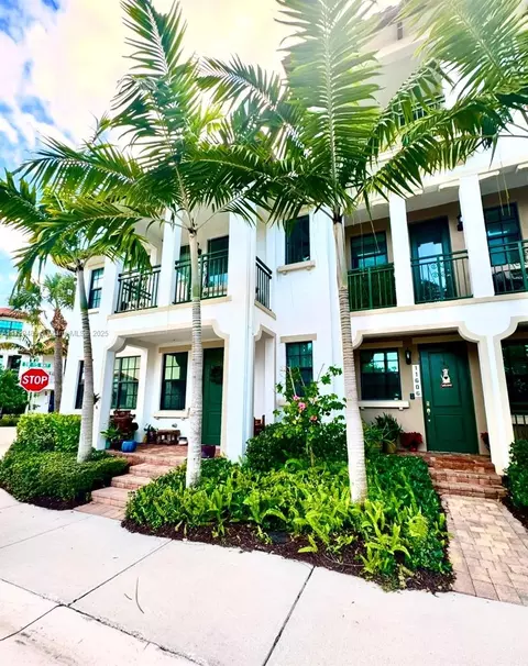 11602 SW 13th Ct, Pembroke Pines, FL 33025