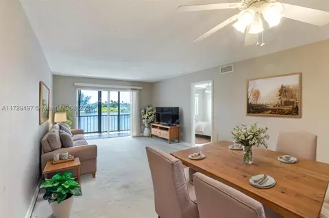 9400 N Hollybrook Lake Dr #303, Pembroke Pines, FL 33025