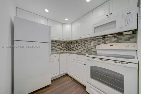 8603 SW 68th Ct #7, Pinecrest, FL 33156