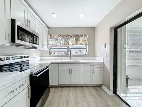 2501 NW 41st Ave #304, Lauderhill, FL 33313