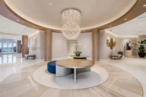 888 Brickell Key Dr #703, Miami, FL 33131