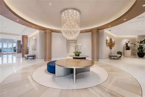 888 Brickell Key Dr #703, Miami, FL 33131