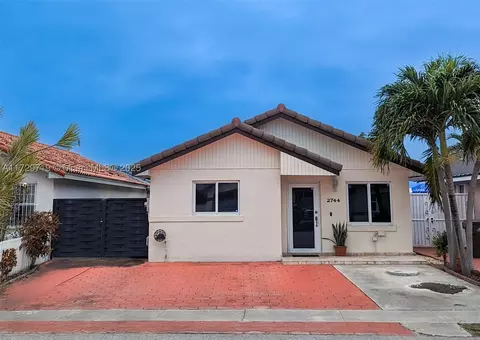 2744 W 74th Ter, Hialeah, FL 33016