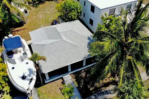 713 SW 7th St, Dania Beach, FL 33004