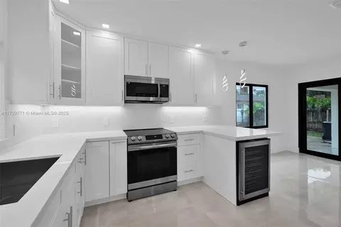 6685 SW 36th St, Miami, FL 33155