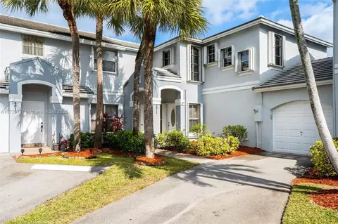 4811 Grapevine Way, Davie, FL 33331