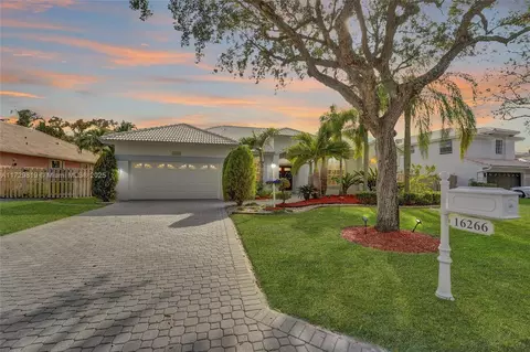 16266 Erie Pl, Davie, FL 33331