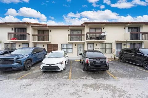 2091 W 54th St #69, Hialeah, FL 33016