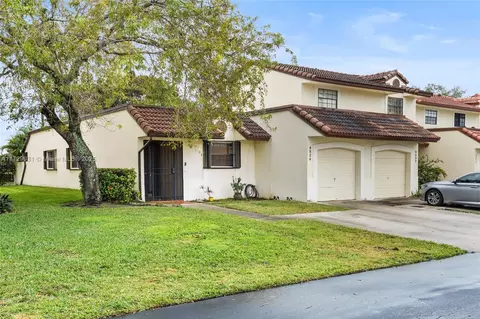 6524 NW 188th Ln #6524, Hialeah, FL 33015