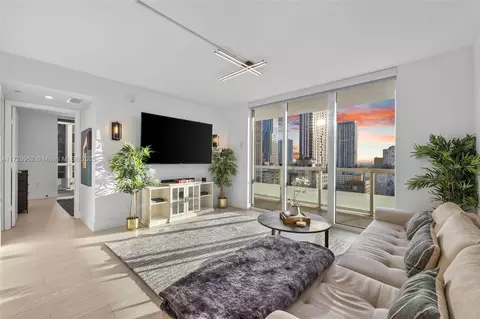 50 Biscayne Blvd #1911, Miami, FL 33132