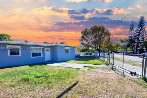 6151 Flagler St, Hollywood, FL 33023