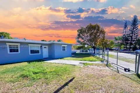 6151 Flagler St, Hollywood, FL 33023