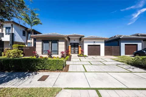 15909 SW 136th Way, Miami, FL 33196