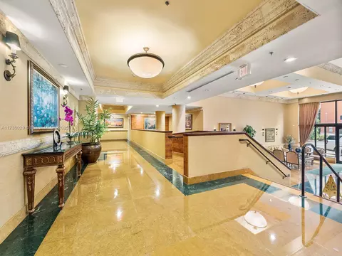8395 SW 73rd Ave #403, Miami, FL 33143