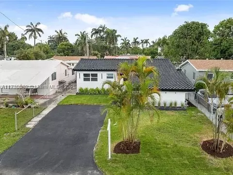 305 SW 7 Th Ct, Hallandale Beach, FL 33009
