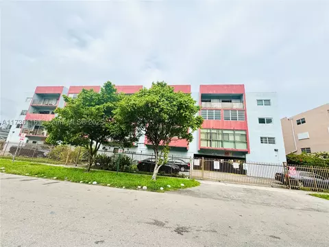6070 W 19th Ave #103, Hialeah, FL 33012