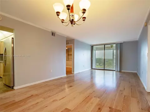 1000 Saint Charles Pl #601, Pembroke Pines, FL 33026