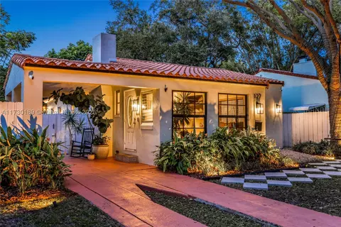 127 NE 88th St, El Portal, FL 33138