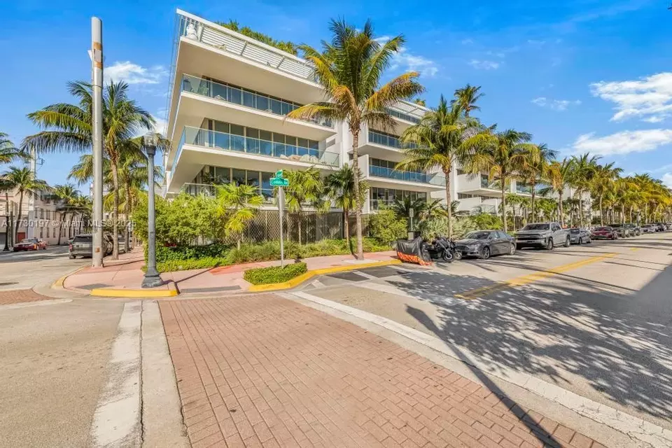 Other - 300 Collins Ave #3E, Miami Beach, FL 33139 photo 2 of 10